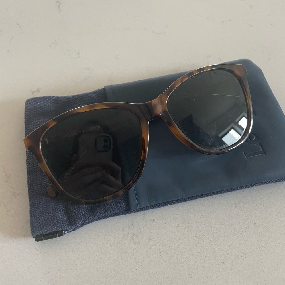Le Specs Entitlement Sunglasses in Tortoise Shell